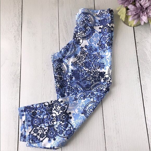 Blue & White Paisley Gym Capri Leggings UK SZ XS - Picture 2 of 8